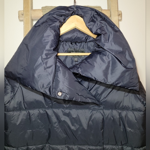 Banana Republic Women's Puffer Jacket (Petite Collection) - Picture 5 of 7